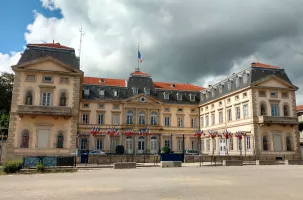 A l'occasion de la Journée Internationale des Migrants, les syndicats Sud Education 43, FSU 43 et CGT Educ'action 43 préparent un rassemblement militant devant la préfecture du Puy le mercredi 16 décembre. 