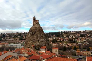Le rocher d’Aiguilhe sera sur RMC Découverte mercredi.