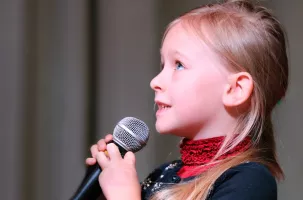 Un concert privé aura lieu devant un public de 100 personnes.