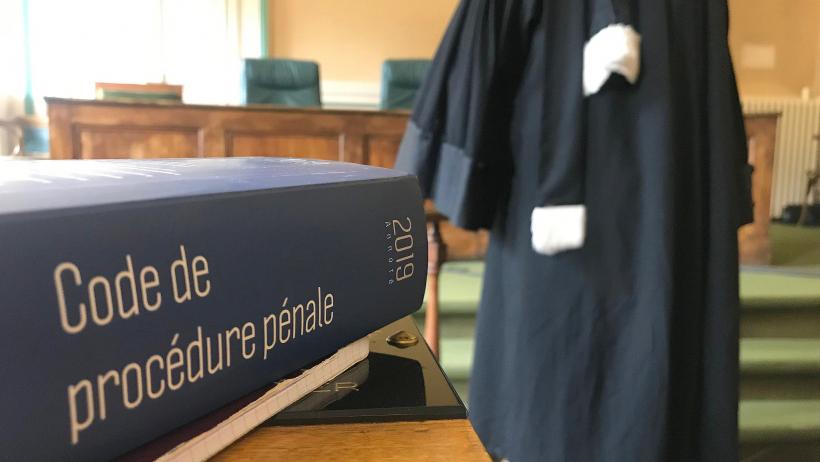 L'ex-compagnon violent écope d'un sursis probatoire de deux ans.