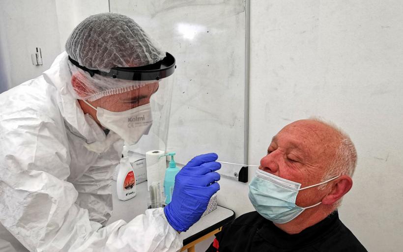 Par test antigénique,  il y a 40 % de faux négatifs parmi les asymptomatiques.